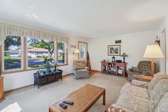 $289,900 | 1905 North Linden Avenue, Waukegan, IL 60087