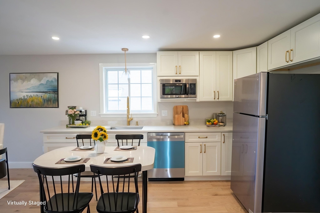 26 Carlton Street, Unit 3 Peabody, MA 01960 - Photo 3 of 21