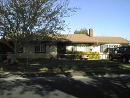 a view of back yard of the house