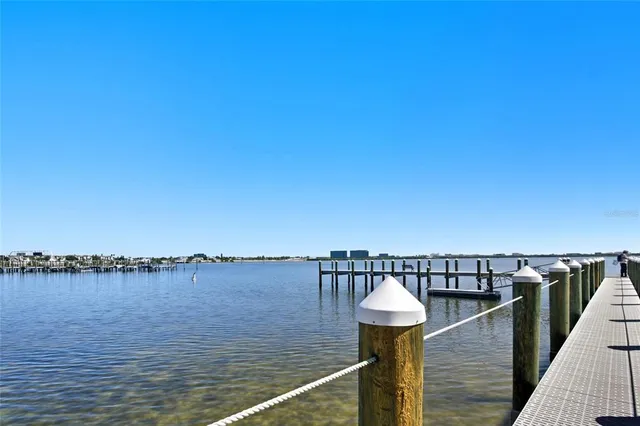 $299,900 | 2212 Bay Club Circle, Unit 2212, Tampa, FL 33607