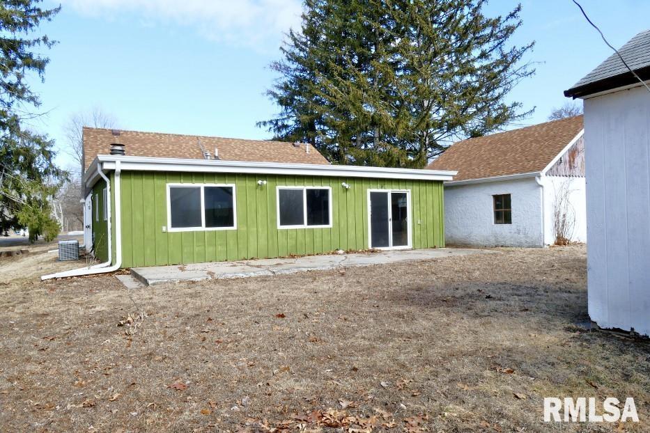 104 Thrush Avenue Pekin, IL 61554 - Photo 24 of 33