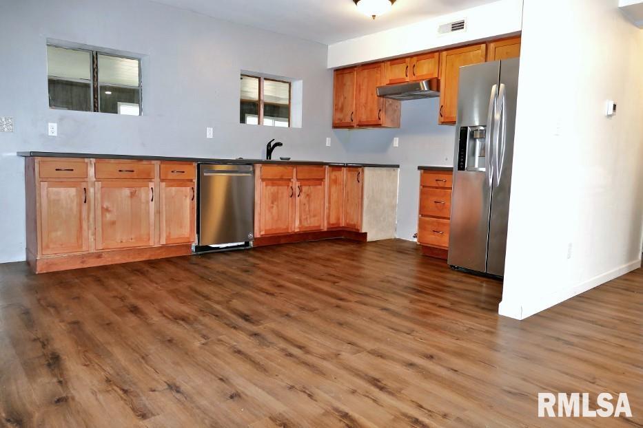 104 Thrush Avenue Pekin, IL 61554 - Photo 7 of 33