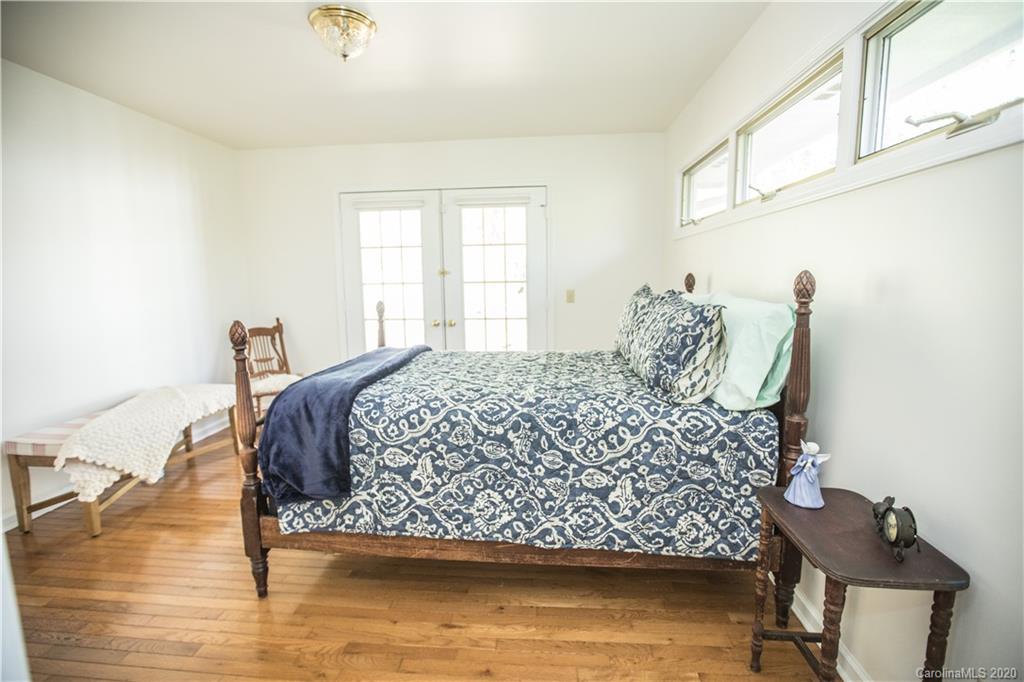 393 Spring Street Saluda, NC 28773 - Photo 13 of 22