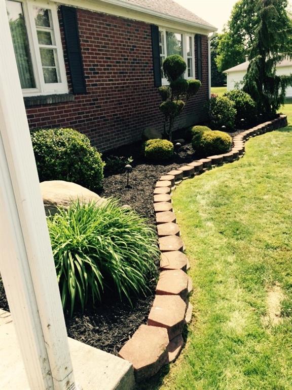 802 East Moffatt Road New Castle, PA 16101 - Photo 3 of 19