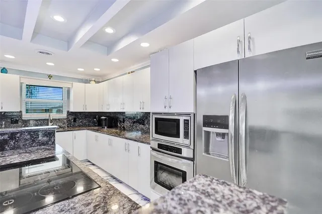 $399,900 | 2330 Northeast 36th Street, Unit 9, Lighthouse Point, FL 33064