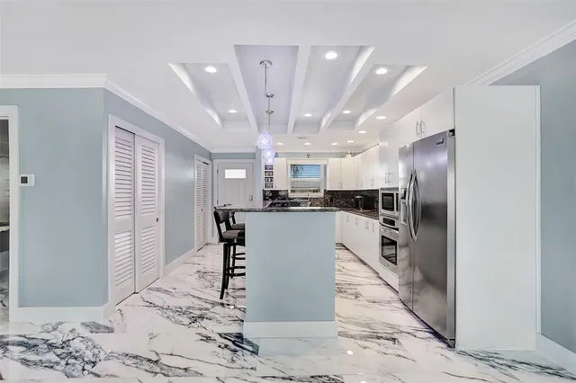 $399,900 | 2330 Northeast 36th Street, Unit 9, Lighthouse Point, FL 33064