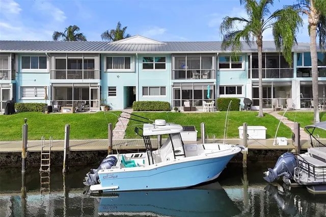 $399,900 | 2330 Northeast 36th Street, Unit 9, Lighthouse Point, FL 33064