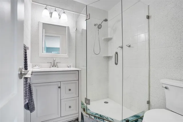 $399,900 | 2330 Northeast 36th Street, Unit 9, Lighthouse Point, FL 33064