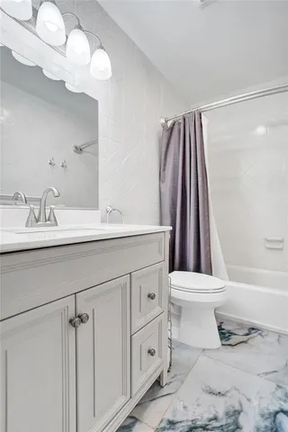 $399,900 | 2330 Northeast 36th Street, Unit 9, Lighthouse Point, FL 33064