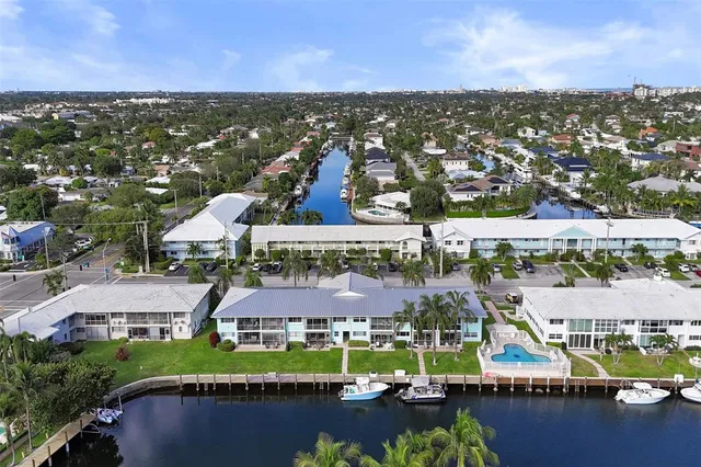 $399,900 | 2330 Northeast 36th Street, Unit 9, Lighthouse Point, FL 33064