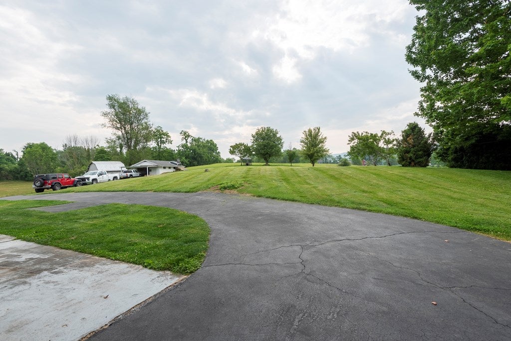 669 Adwolfe Road Marion, VA 24354 - Photo 23 of 38 Gallery Image 23