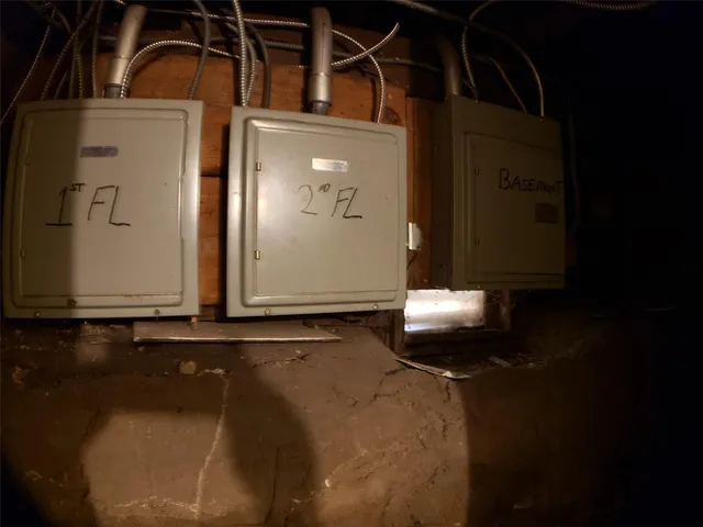 $899,999 | 96-01 220th Street | Queens Village