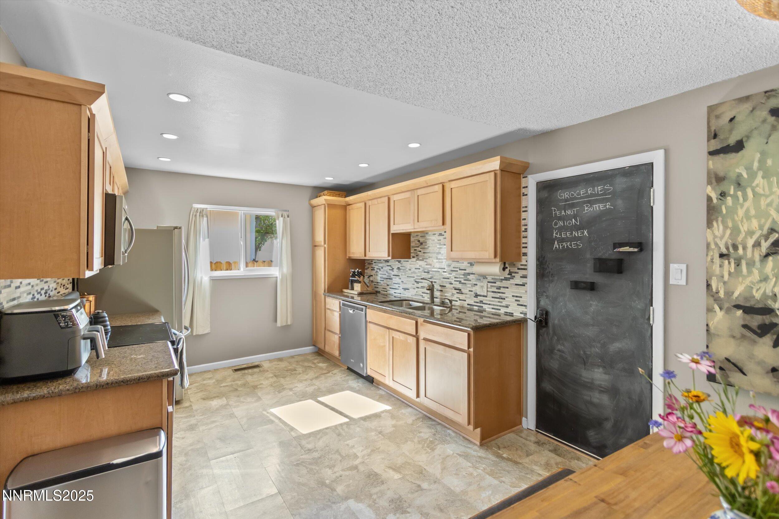 3050 Accacia Way Reno, NV 89503 - Photo 5 of 38 21-IMG_7577