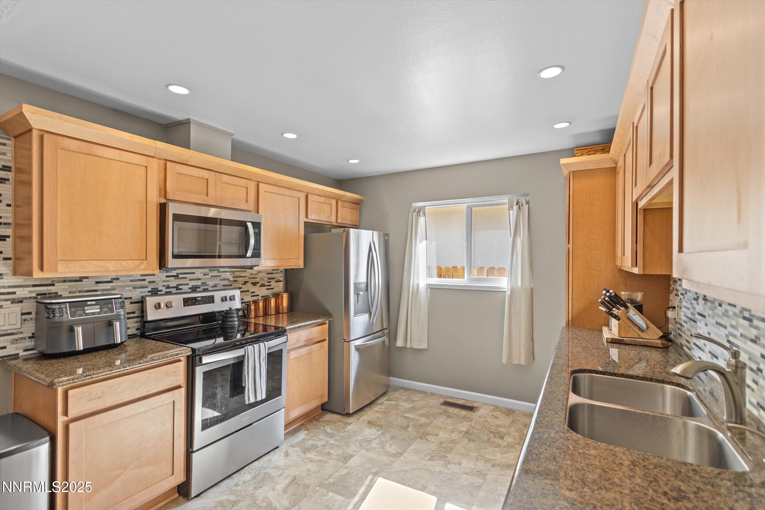 3050 Accacia Way Reno, NV 89503 - Photo 6 of 38 23-IMG_7583