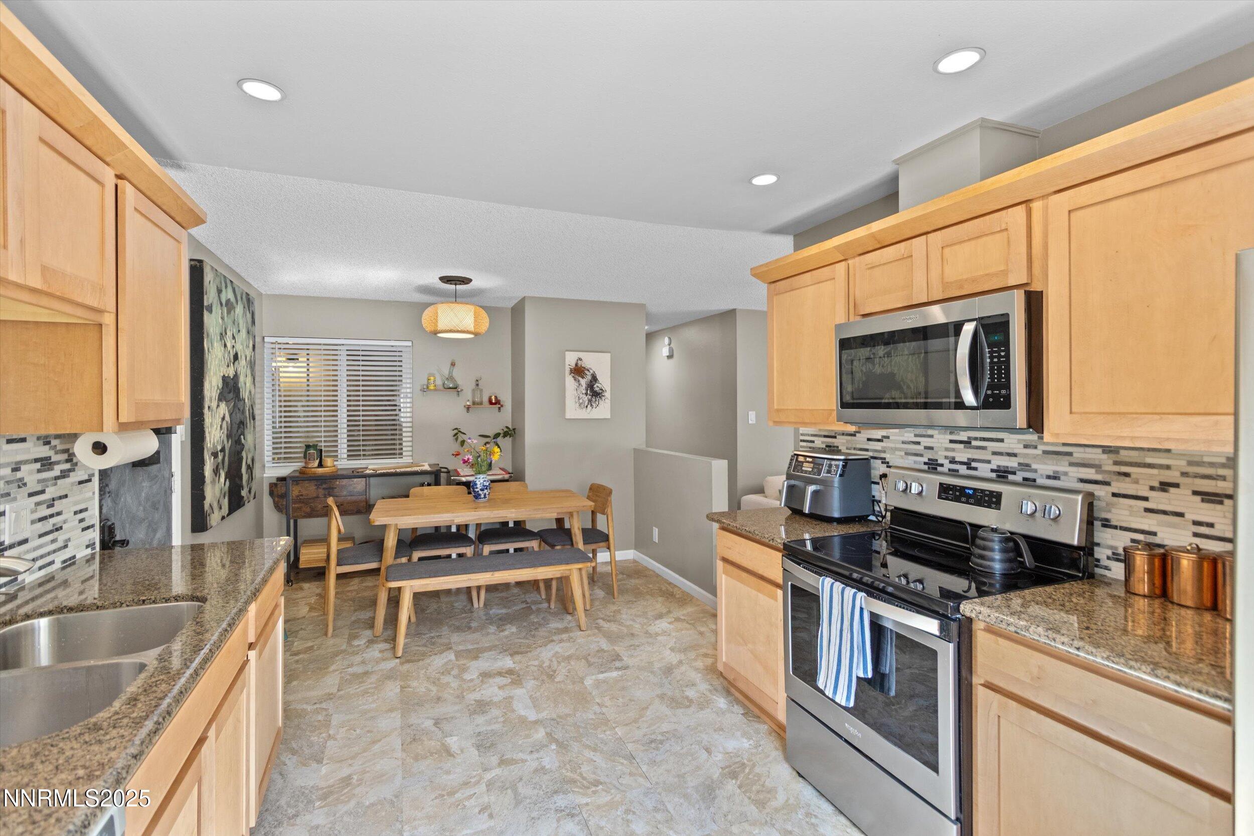 3050 Accacia Way Reno, NV 89503 - Photo 8 of 38 24-IMG_7586