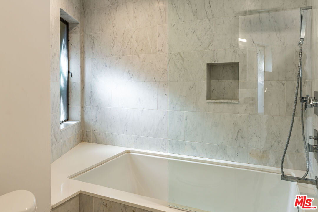 6508 Dume Drive Malibu, CA 90265 - Photo 33 of 39