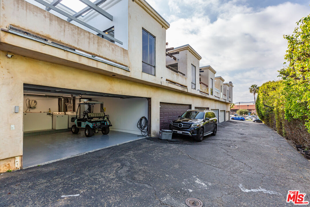 6508 Dume Drive Malibu, CA 90265 - Photo 36 of 39