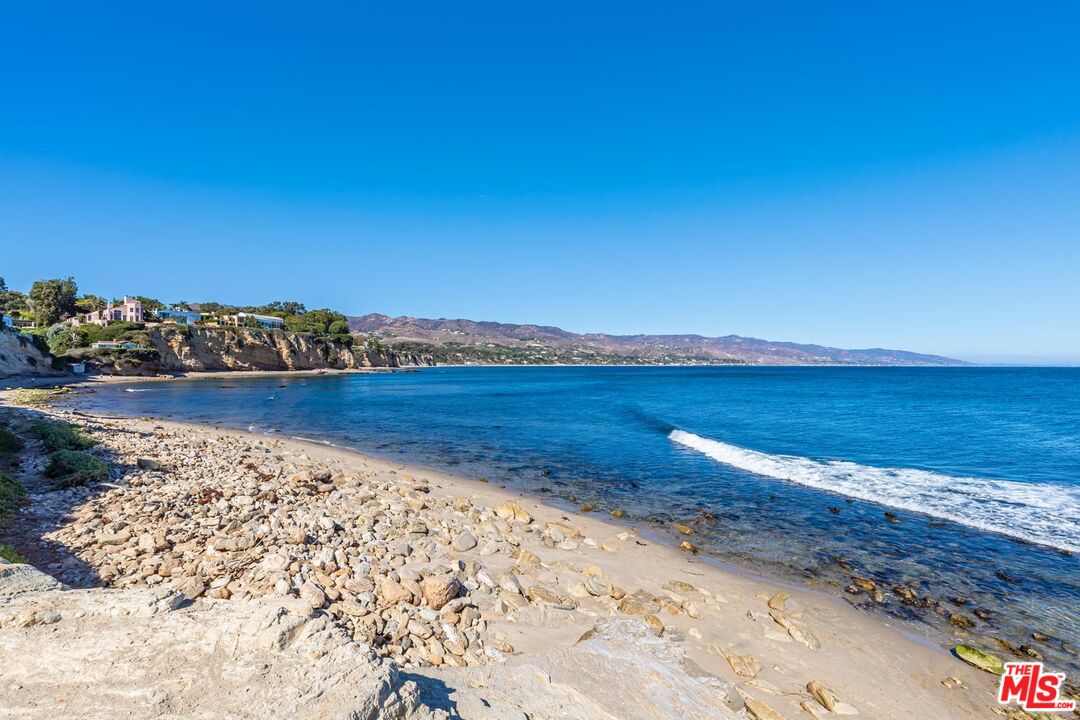 6508 Dume Drive Malibu, CA 90265 - Photo 38 of 39