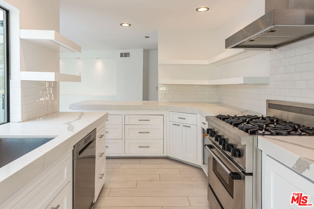 6508 Dume Drive Malibu, CA 90265 - Photo 10 of 39