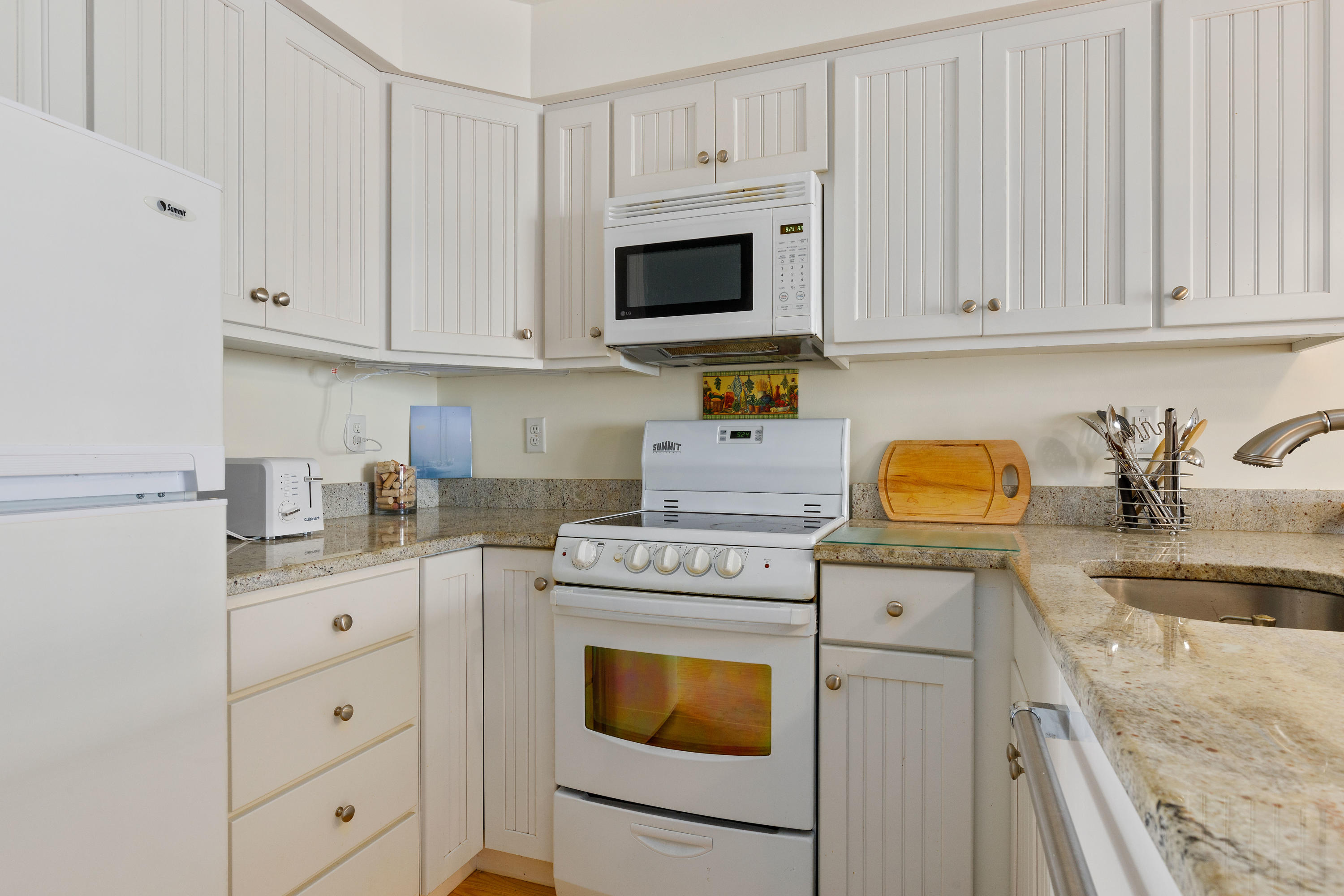 482 Shore Road, Unit 12 Truro, MA 02666 - Photo 3 of 20 482ShoLR-4