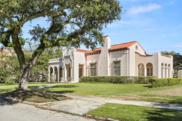 $5,900,000 | 27 Audubon Place, New Orleans, LA 70118