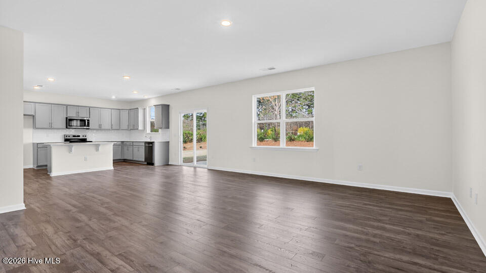 293 Maddox Drive Aberdeen, NC 28315 - Photo 9 of 32 Family Room