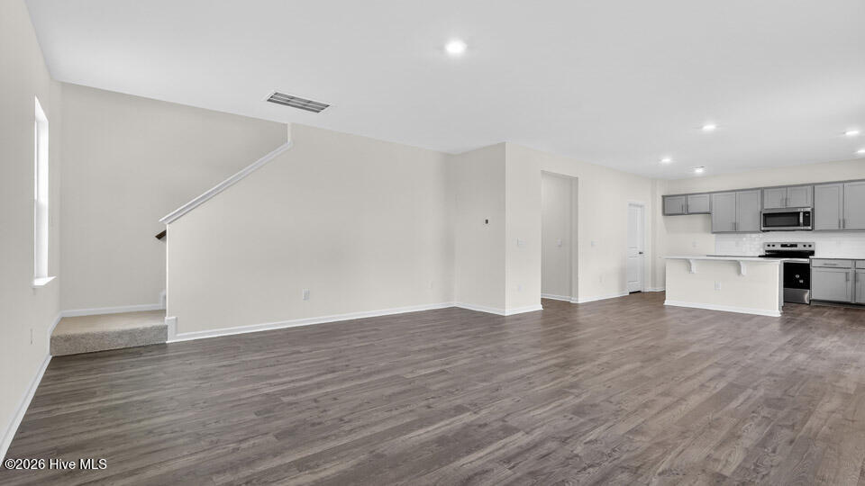 293 Maddox Drive Aberdeen, NC 28315 - Photo 10 of 32 Family Room