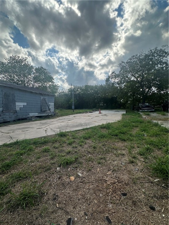 147 Gibson Lane Corpus Christi, TX 78406 - Photo 9 of 10 a view of outdoor space with deck and yard