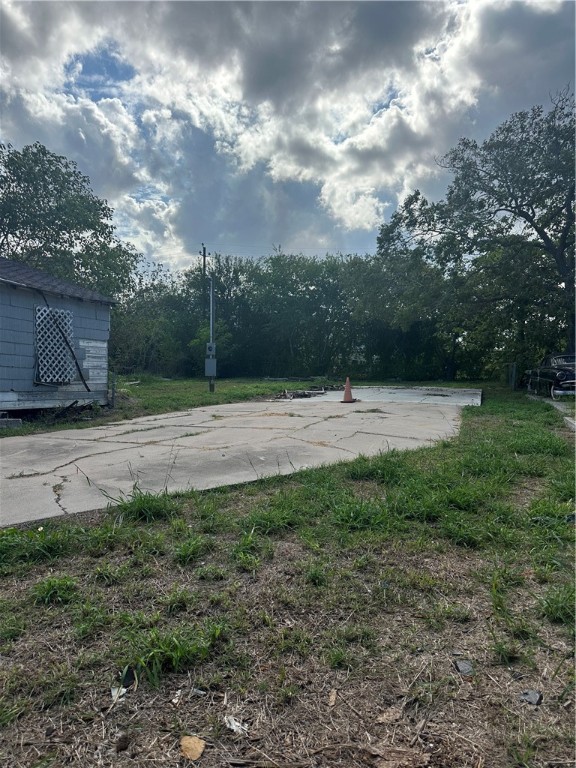 147 Gibson Lane Corpus Christi, TX 78406 - Photo 10 of 10 a view of outdoor space with green space