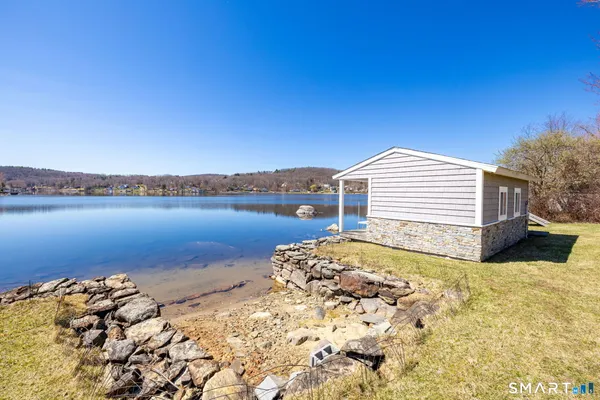 $1,495,000 | 129 East Lake Street, Winchester, CT 06098