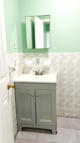 $3,300 | 93-26 197th Street, Unit # 3 | Hollis