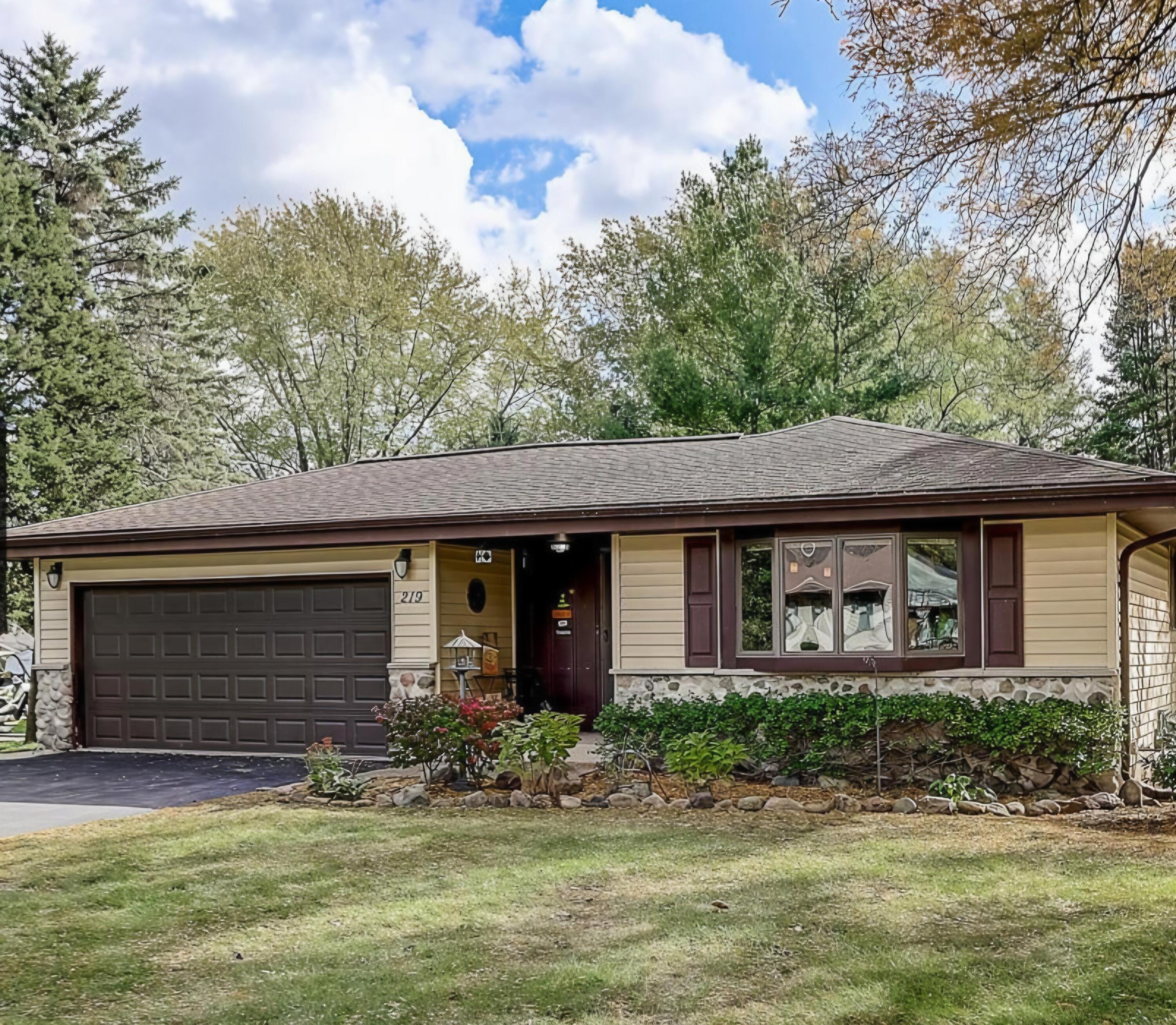 219 Park Avenue Eagle, WI 53119 - Photo 1 of 1 Main