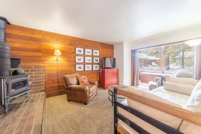 $484,500 | 63 Arrowhead Drive, Unit 12, Mammoth Lakes, CA 93546