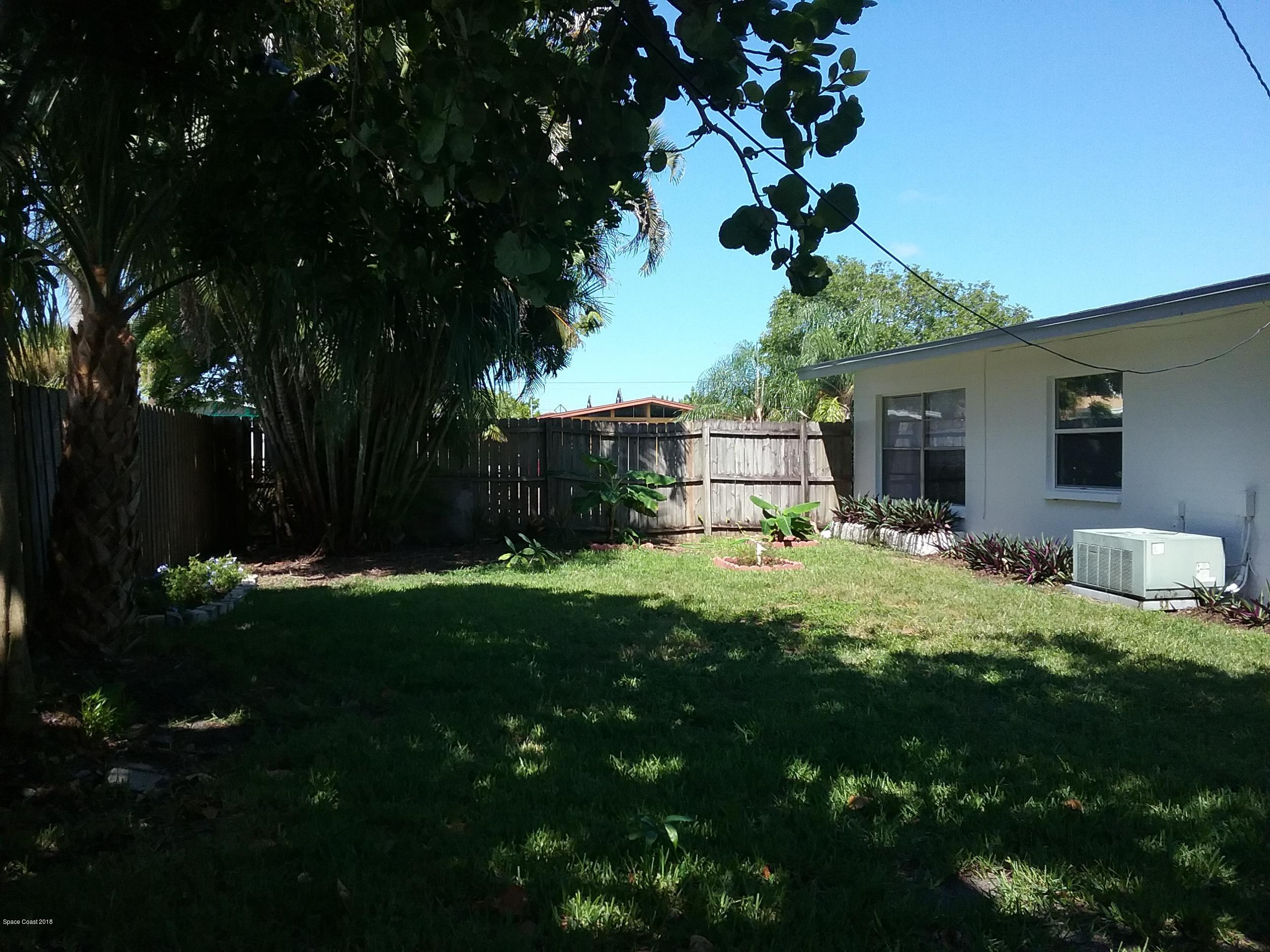2247 Laden Road Melbourne, FL 32935 - Photo 4 of 11 2247 Laden side yard