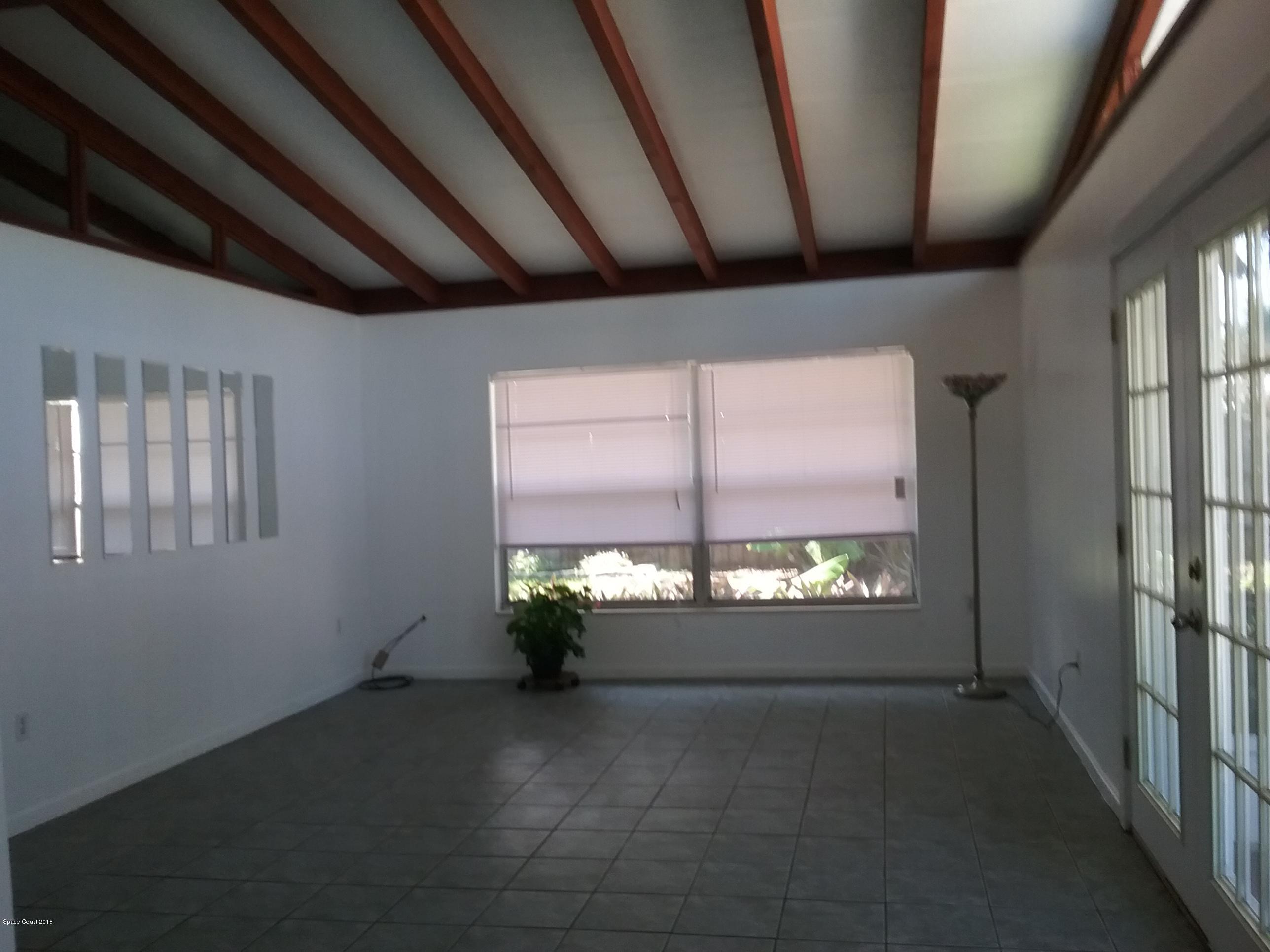 2247 Laden Road Melbourne, FL 32935 - Photo 8 of 11 2247 Laden living room