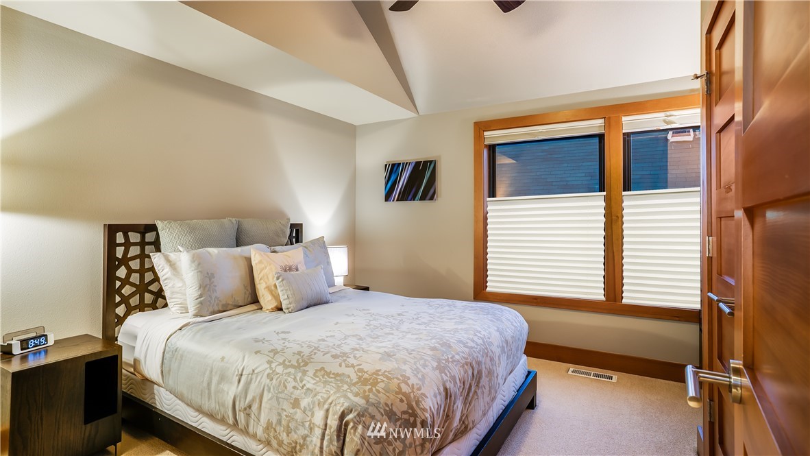 2334 North 57th Street Seattle, WA 98103 - Photo 18 of 25