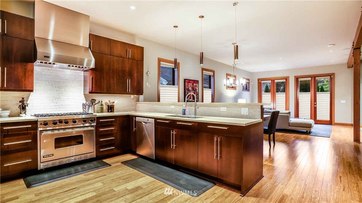 2334 North 57th Street Seattle, WA 98103 - Photo 3 of 25