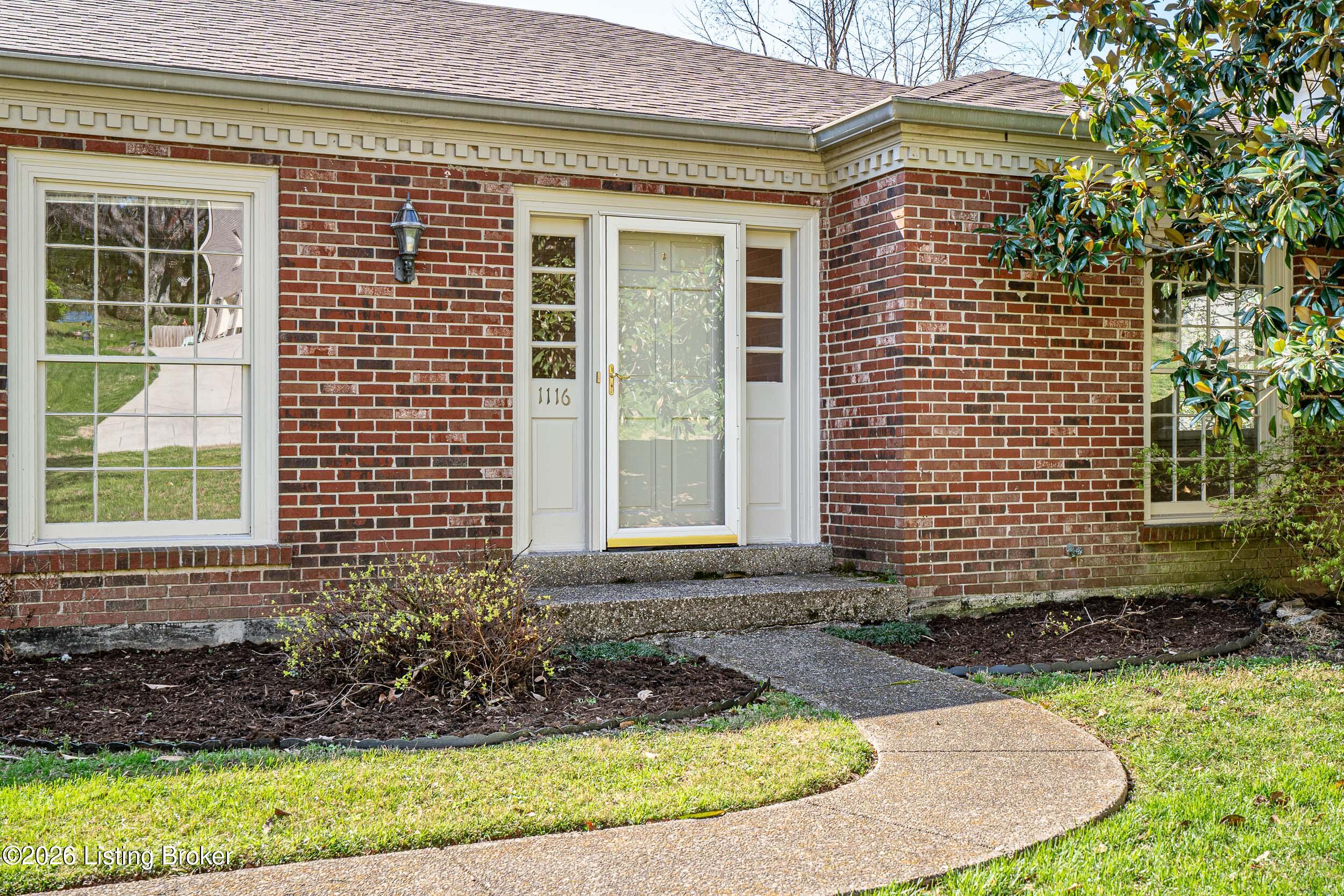 1116 Rostrevor Circle Louisville, KY 40205 - Photo 6 of 45 1116 Rostrevor Cir-14