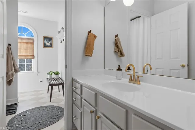 $575,000 | 325 Stonebrook Lane, Winston-Salem, NC 27104