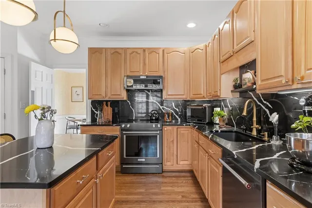 $575,000 | 325 Stonebrook Lane, Winston-Salem, NC 27104