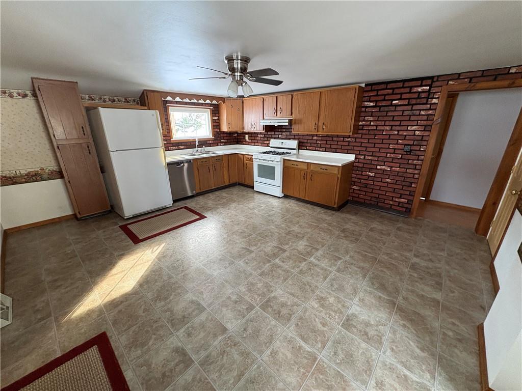 1014 5th Street Nu Mine, PA 16244 - Photo 5 of 32