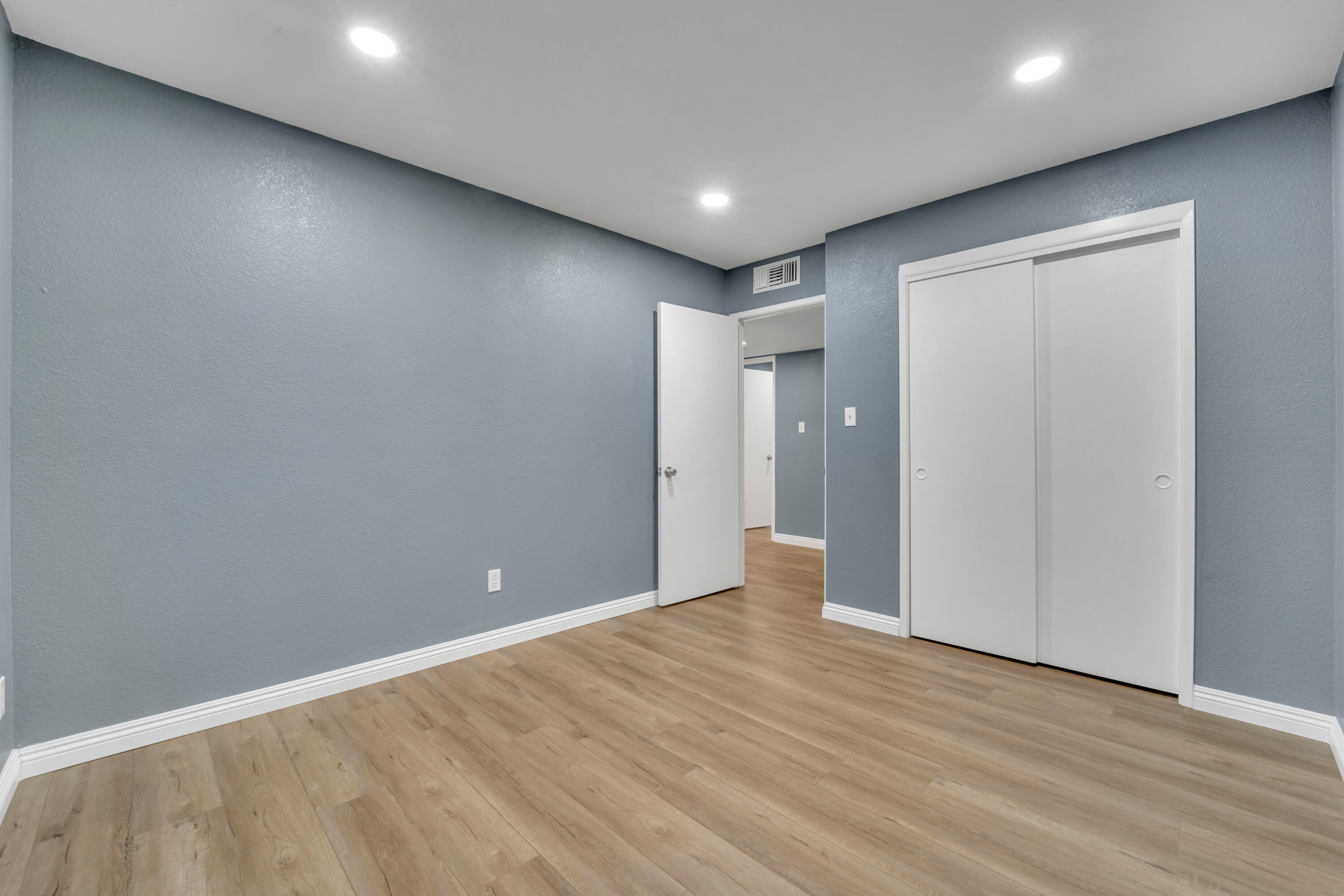 1032 South Farragut Street Ridgecrest, CA 93555 - Photo 10 of 32 a view of an empty room
