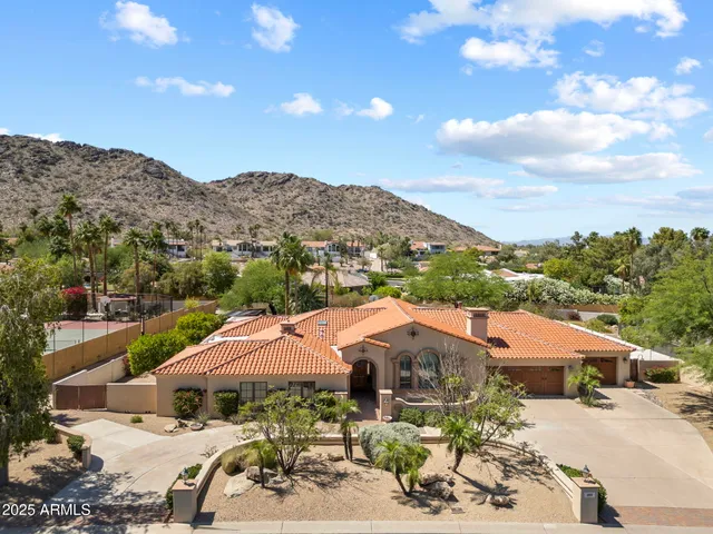 a view of a outdoor space