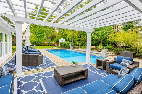 $999,999 | Undisclosed Address, Hauppauge, NY 11788