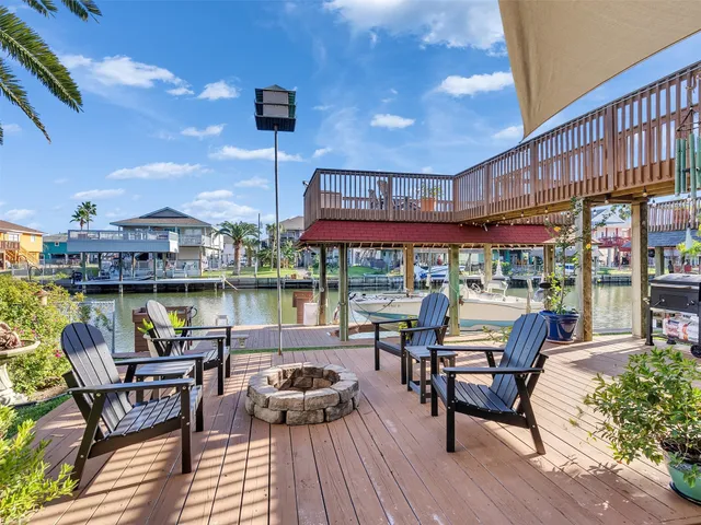 $389,000 | 656 Warsaw Drive, Bayou Vista, TX 77563