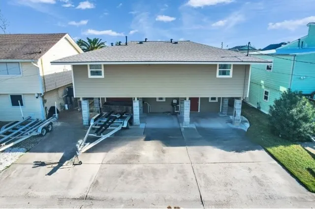 $389,000 | 656 Warsaw Drive, Bayou Vista, TX 77563