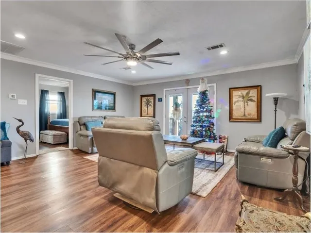 $389,000 | 656 Warsaw Drive, Bayou Vista, TX 77563