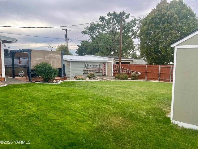 $399,900 | 1930 Benson Avenue, Prosser, WA 99350