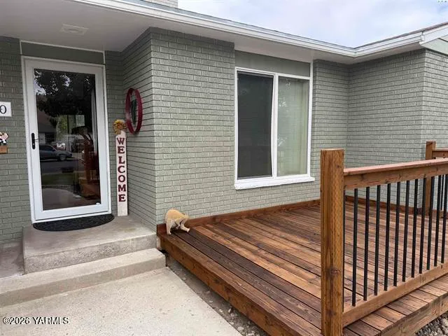 $399,900 | 1930 Benson Avenue, Prosser, WA 99350