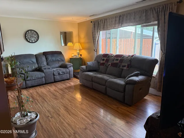 $399,900 | 1930 Benson Avenue, Prosser, WA 99350